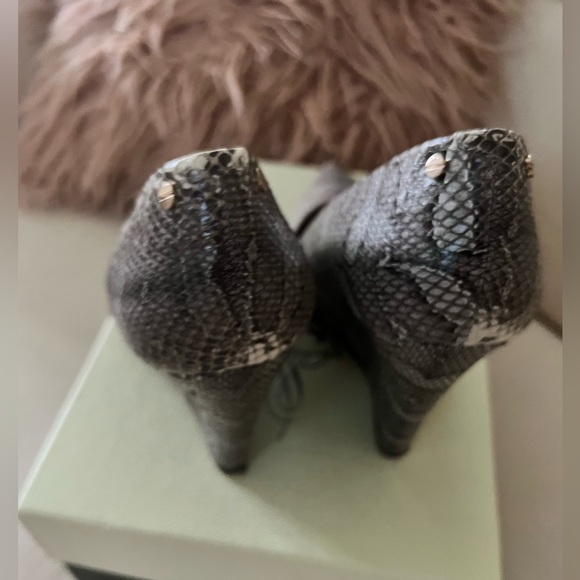 Rachel Roy Snake print Wedge Size 9.5 - Picture 3 of 7
